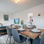 Moderne Mit Parkplatz - Floor Apartment