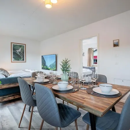 Moderne Mit Parkplatz - Floor Apartment