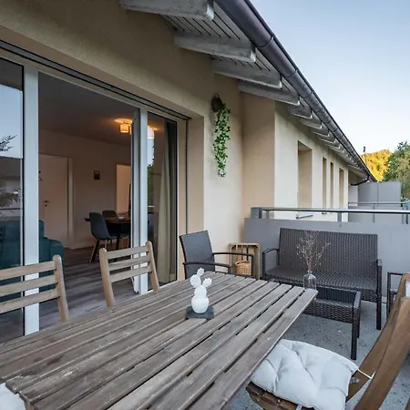 Moderne Mit Parkplatz - Floor Apartment