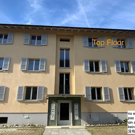 Moderne Mit Parkplatz - Floor