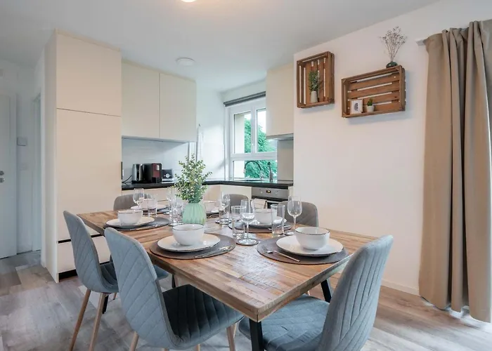 Moderne Mit Parkplatz - Floor *