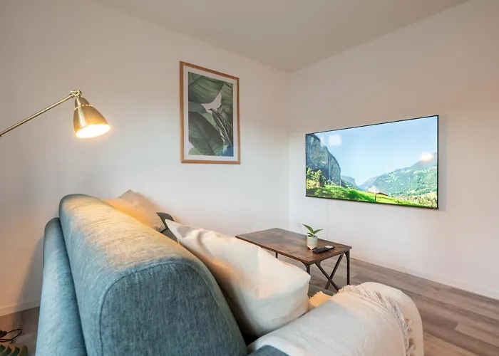 Moderne Mit Parkplatz - Floor *