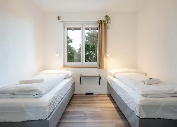 Moderne Mit Parkplatz - Floor