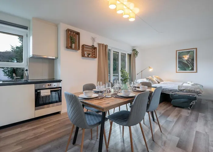 Moderne Mit Parkplatz - Floor *