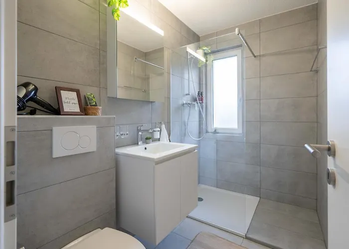 Moderne Mit Parkplatz - Floor Apartamento *