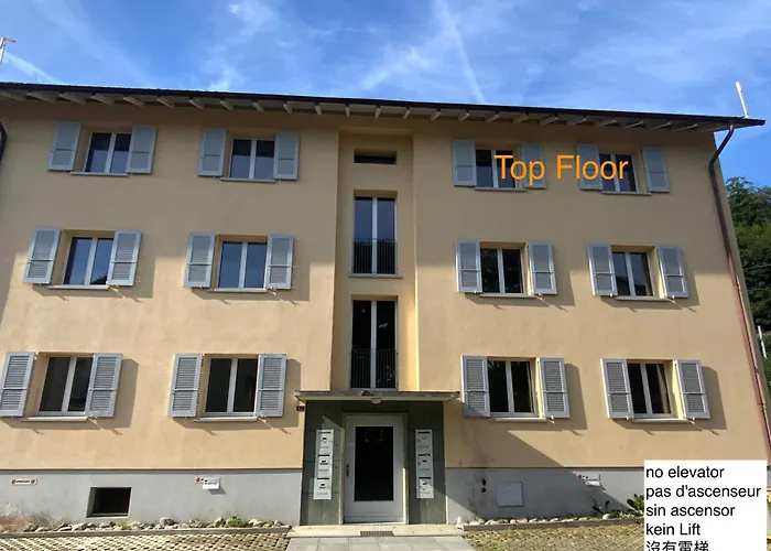 Moderne Mit Parkplatz - Floor